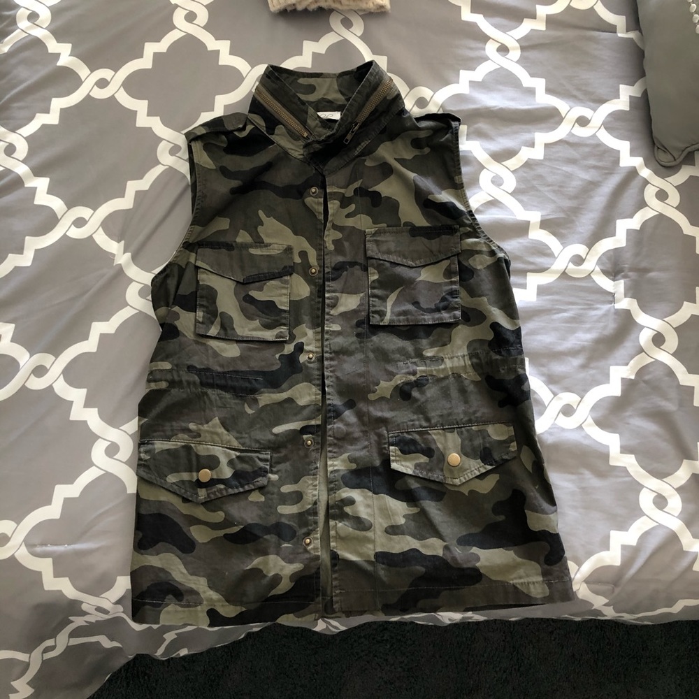 Camouflage Utility Vest